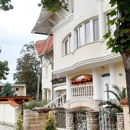 Rita Apartment *